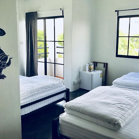 Niitra Hostel Ban Khlong Nang Li Buitenkant foto
